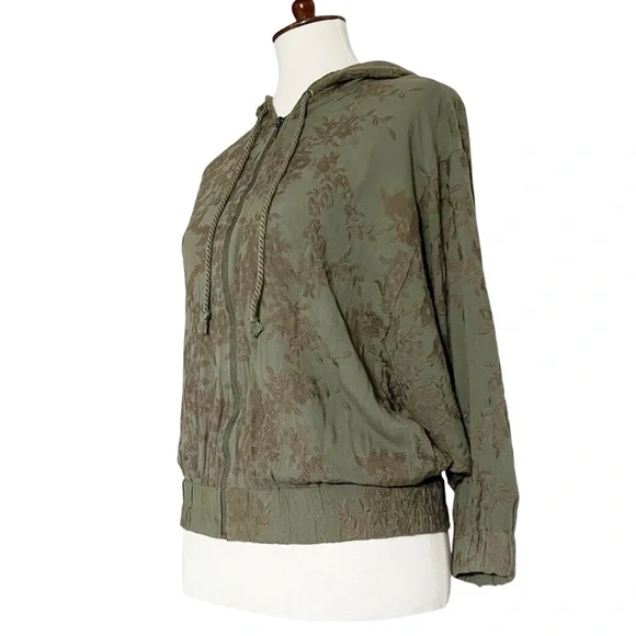 Antropologie Saturday Sunday Tonal Embroidered
Floral Green Dolan Sleeve Jacket - Picture 8 of 12